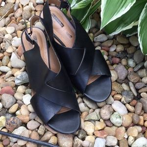 Clark’s black sandals size 10